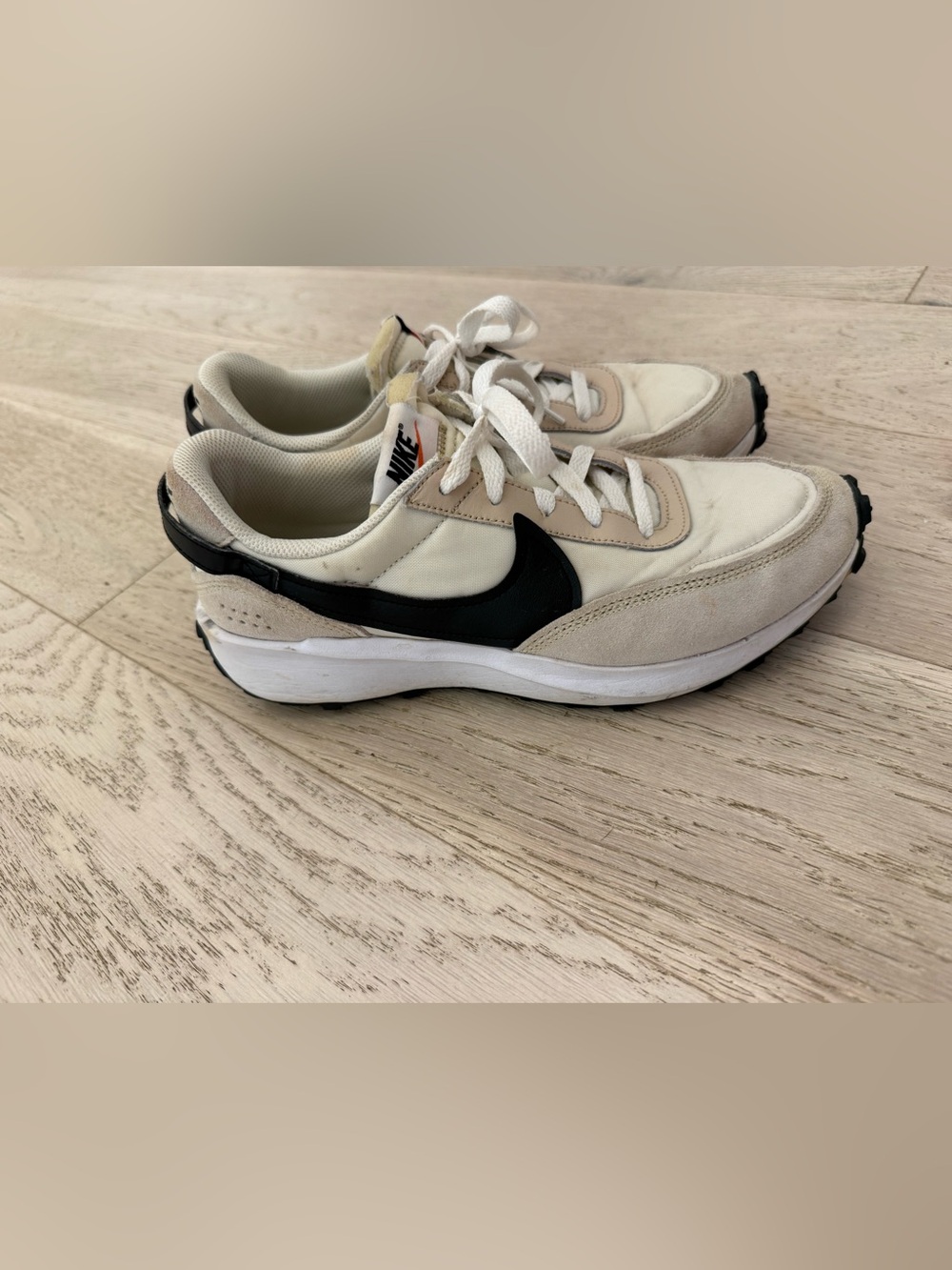 Nike Waffle Debut Sneakers – Women’s Size 9